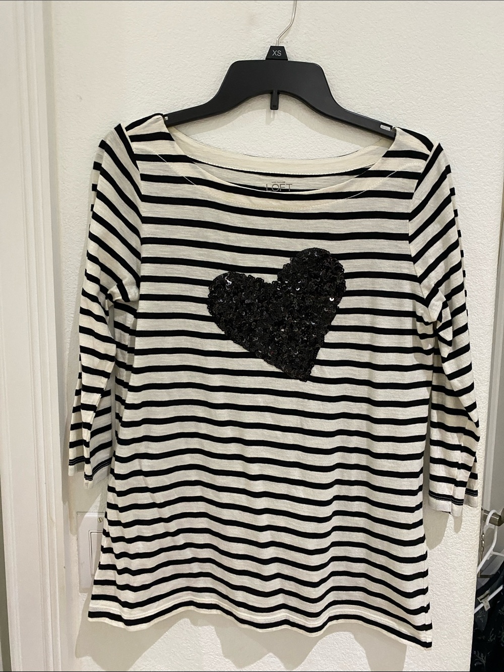 LOFT Cream and Black Striped Sequined Black Heart 3/4 Sleeve Tee - Size M - NWOT